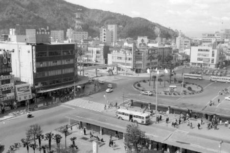 昔の徳島駅前の写真